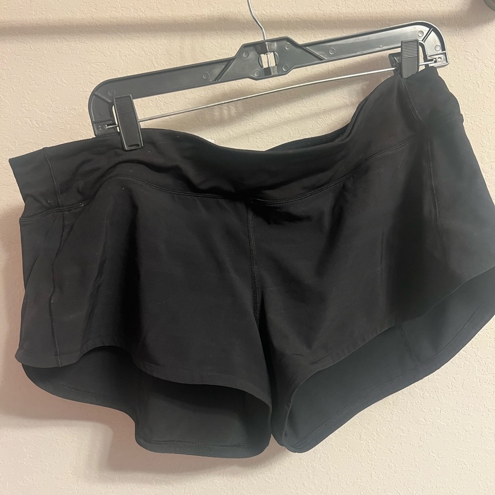 Lululemon Low Rise 2.5” Shorts